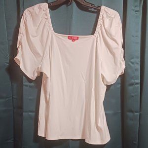 Nwot. 2x All worthy top. Gathered sleeves, Square neckline.